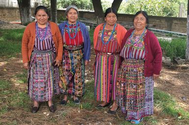 Membres du Conseil des accoucheuses traditionnelles. Photo : Loida Carriel Espinoza/Tearfund