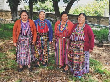 Membres du Conseil des accoucheuses traditionnelles. Photo : Loida Carriel Espinoza/Tearfund