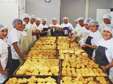 Diaconia ayudó a las mujeres a desarrollar negocios comunitarios, como panaderías.