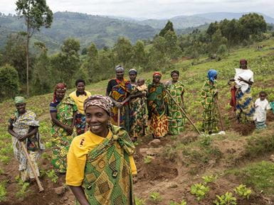 How can we strengthen women’s land rights? Photo: Will Baxter/Tearfund