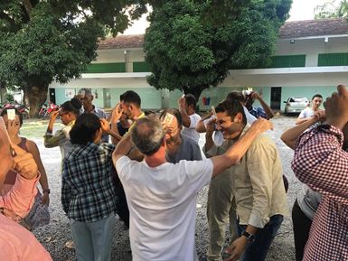 A group in Brazil takes part in a Transforming Masculinities activity about gender, power and status. Photo: Prabu Deepan/Tearfund