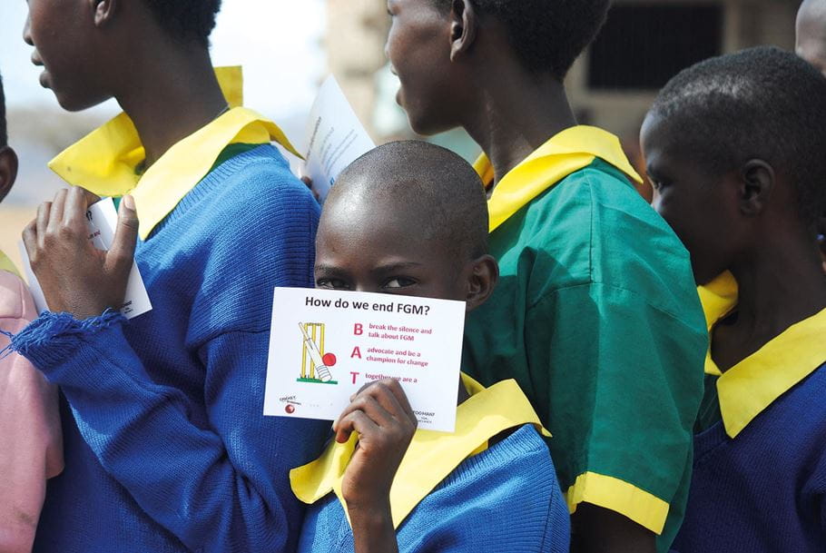 Une équipe de cricket au Kenya utilise le sport pour sensibiliser les communautés aux MGF/E. Photo : Laura Daniels/28 Too Many