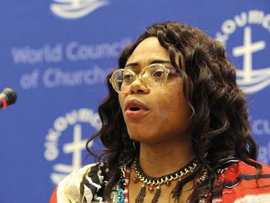Micheline Kamba, hablando sobre inclusión de las personas con discapacidad en el congreso del Consejo Mundial de Iglesias. Foto: Consejo Mundial de Iglesias