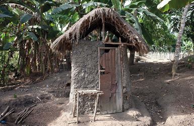 Los baños pequeños con puertas angostas pueden ser un problema para las personas con movilidad limitada. Foto: Ralph Hodgson/Tearfund
