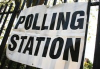 “Mesa eleitoral” Foto: Margaret Chandler/Tearfund