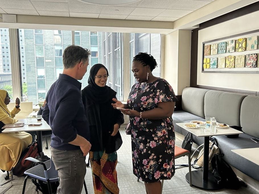 3 people discussing at a GCYPS networking session